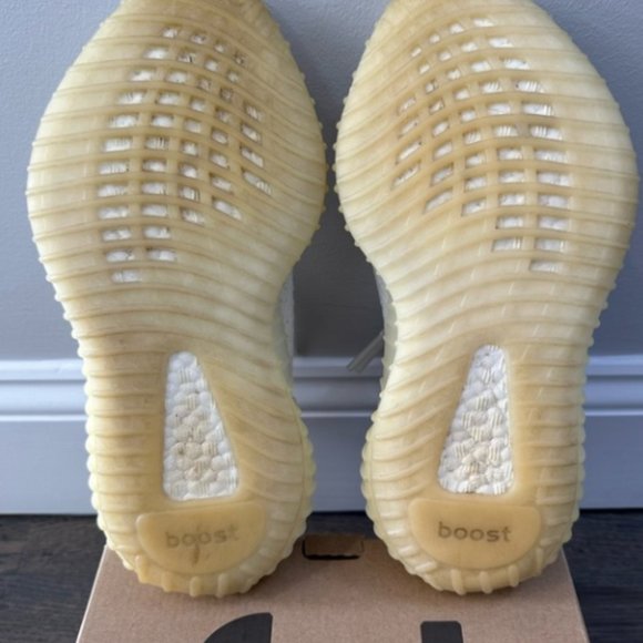 adidas Yeezy Boost 350 V2 Cream/Triple White - Picture 4 of 11